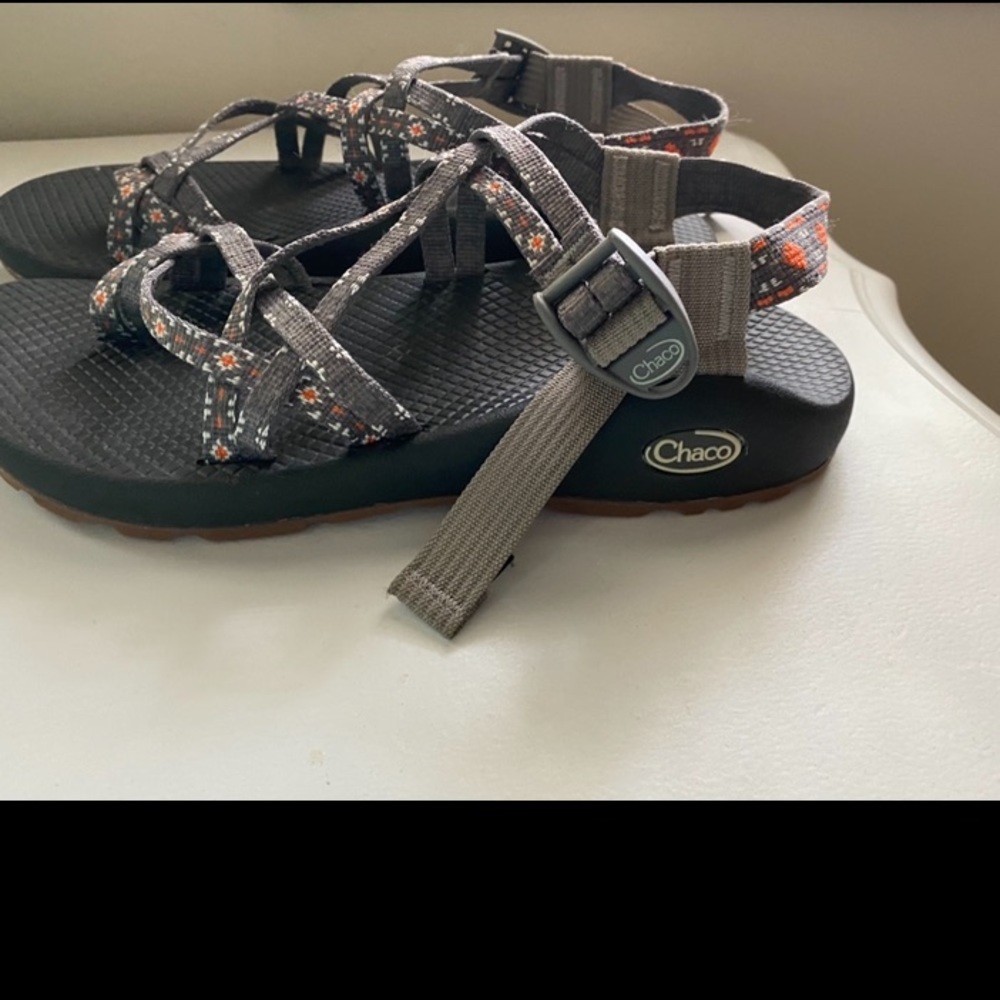 Size 8 women’s Chaco.